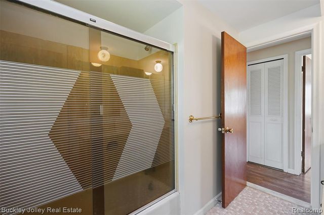 10507 Lafollette Drive, Brighton, MI 48114