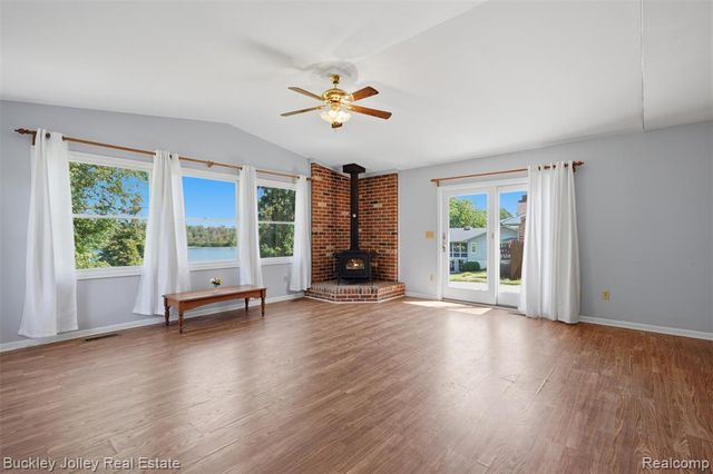 10507 Lafollette Drive, Brighton, MI 48114