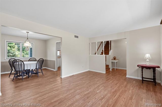 10507 Lafollette Drive, Brighton, MI 48114
