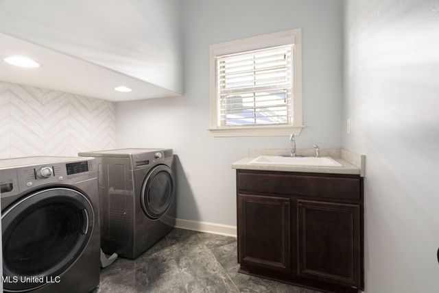 4809 Bakersfield Drive, Nesbit, MS 38651