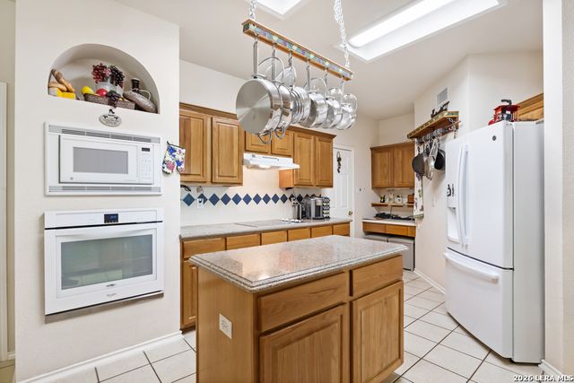 1123 Meadowalk, San Antonio, TX 78253