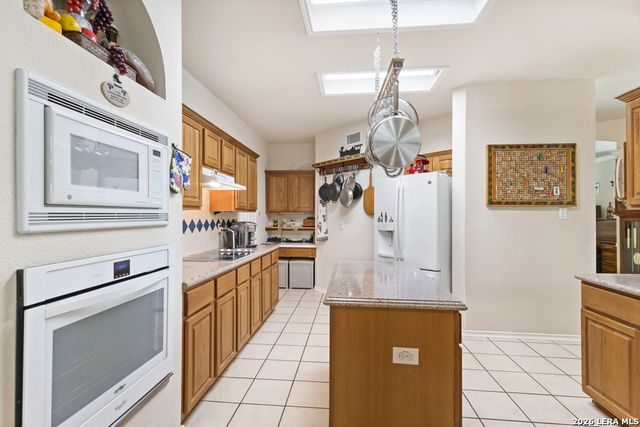 1123 Meadowalk, San Antonio, TX 78253