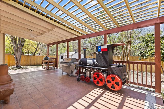 1123 Meadowalk, San Antonio, TX 78253