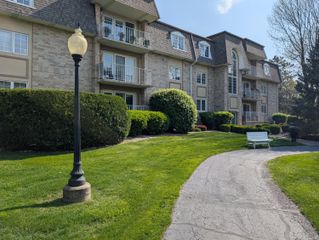 909 Swan Drive 2c, Dyer, IN 46311