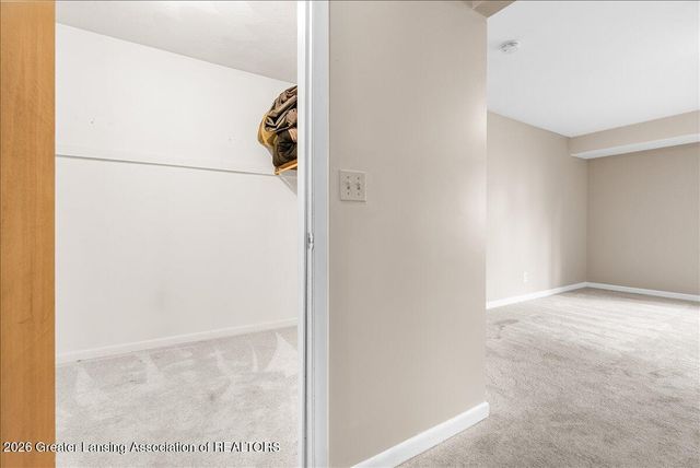 6165 E Innkeepers Court 76, East Lansing, MI 48823