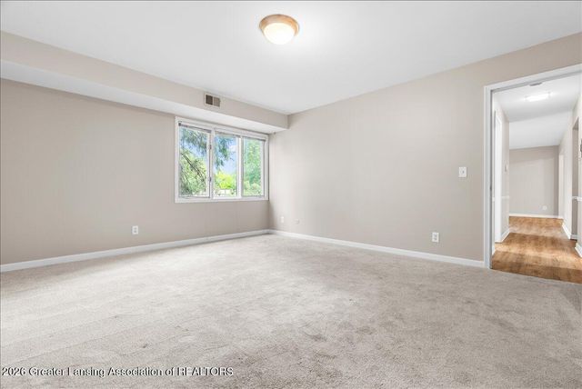 6165 E Innkeepers Court 76, East Lansing, MI 48823