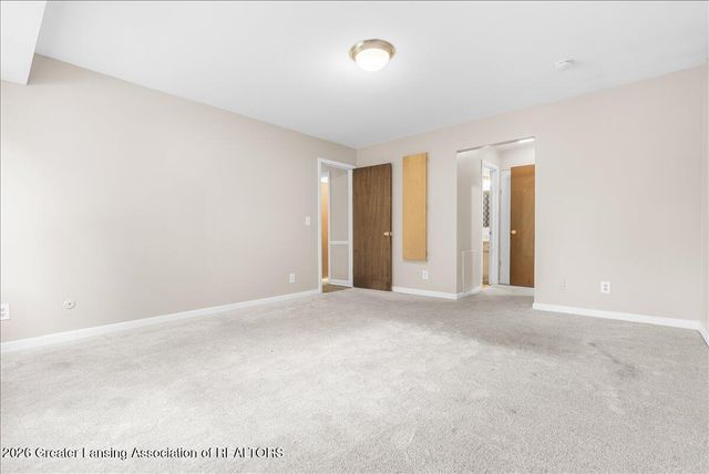 6165 E Innkeepers Court 76, East Lansing, MI 48823