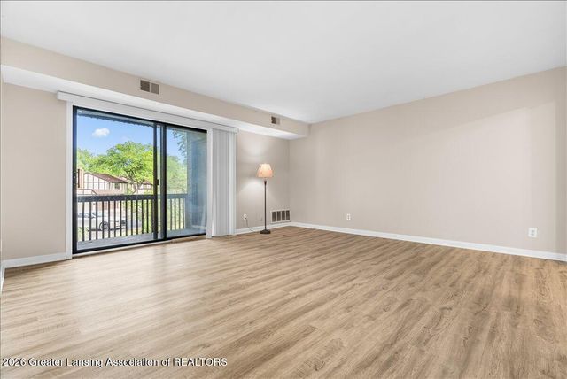 6165 E Innkeepers Court 76, East Lansing, MI 48823