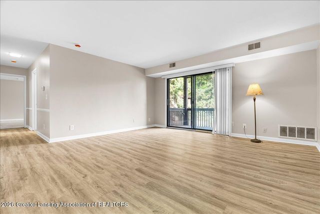 6165 E Innkeepers Court 76, East Lansing, MI 48823