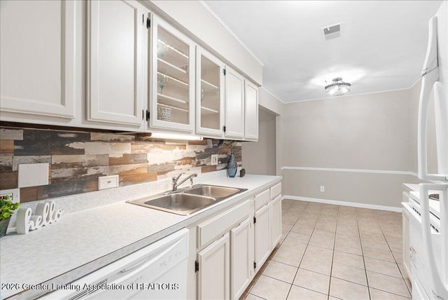 6165 E Innkeepers Court 76, East Lansing, MI 48823