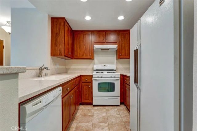 7135 Firmament Avenue 34, Van Nuys, CA 91406