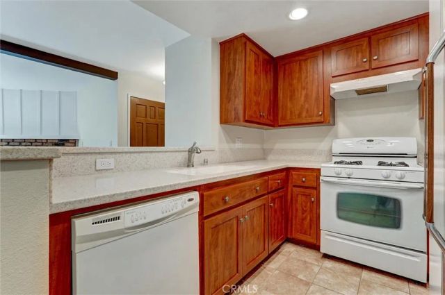 7135 Firmament Avenue 34, Van Nuys, CA 91406