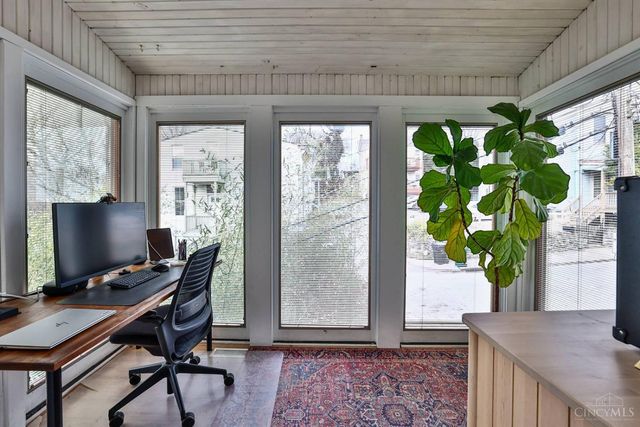 2171 Sohn Street, Cincinnati, OH 45219