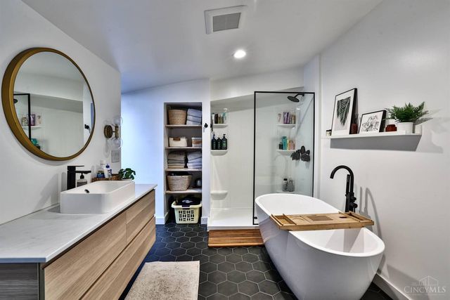 2171 Sohn Street, Cincinnati, OH 45219