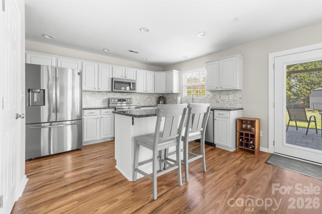 1015 Sparrow Valley Way 121, Charlotte, NC 28214