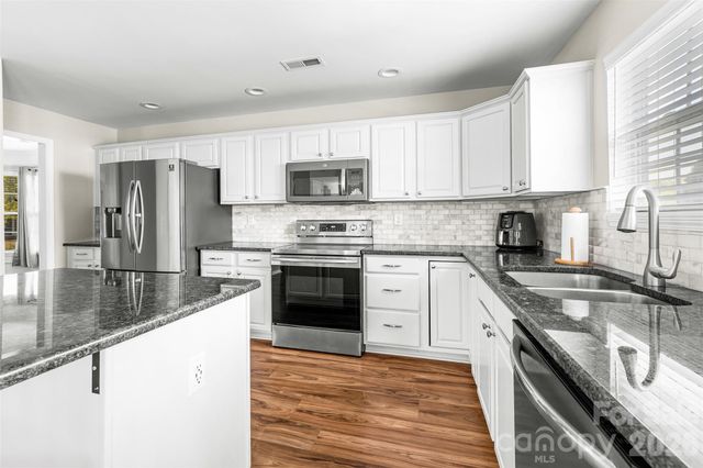 1015 Sparrow Valley Way 121, Charlotte, NC 28214