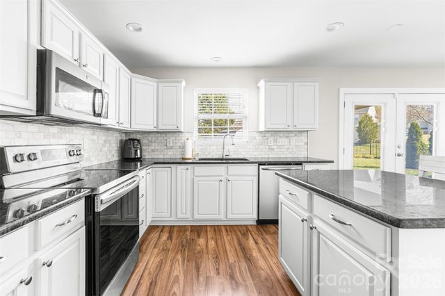 1015 Sparrow Valley Way 121, Charlotte, NC 28214