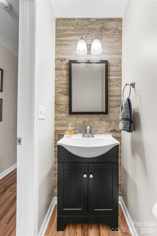 1015 Sparrow Valley Way 121, Charlotte, NC 28214