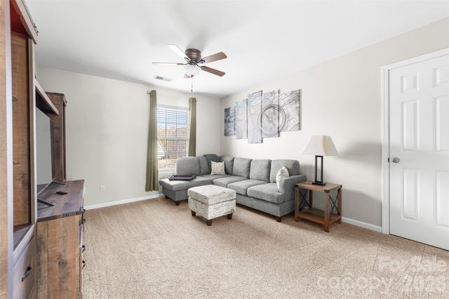 1015 Sparrow Valley Way 121, Charlotte, NC 28214