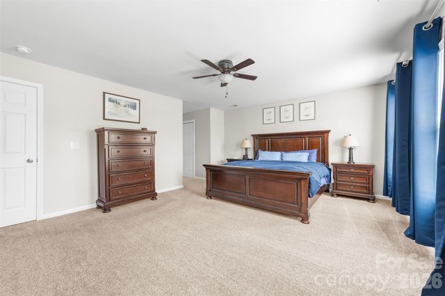 1015 Sparrow Valley Way 121, Charlotte, NC 28214