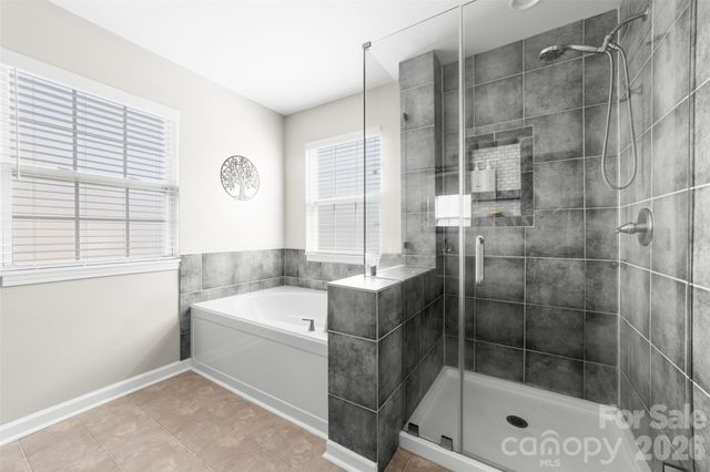 1015 Sparrow Valley Way 121, Charlotte, NC 28214