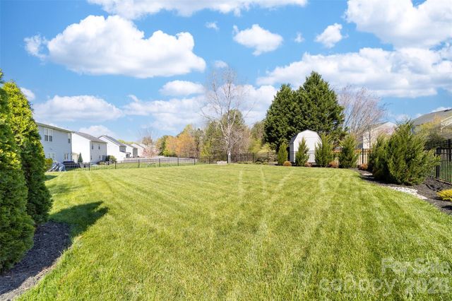 1015 Sparrow Valley Way 121, Charlotte, NC 28214