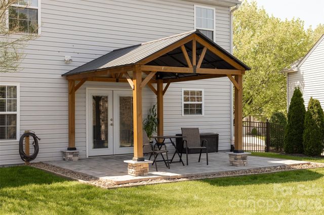 1015 Sparrow Valley Way 121, Charlotte, NC 28214