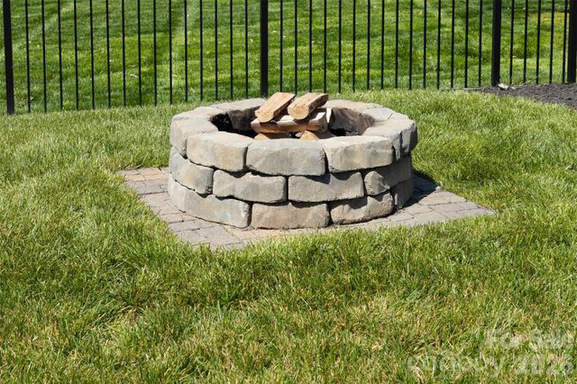 1015 Sparrow Valley Way 121, Charlotte, NC 28214