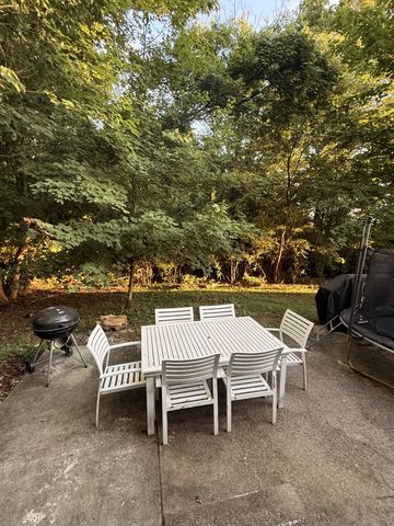 8466 Lawson Dr, Antioch, TN 37013