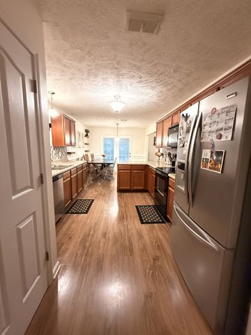 8466 Lawson Dr, Antioch, TN 37013