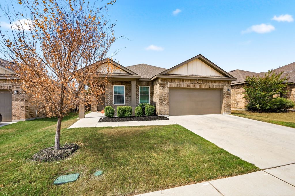 8405 Hawkview Drive, Fort Worth, TX 76179 — photo 2