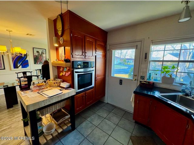 5B Buckingham Drive, Lakewood, NJ 08701