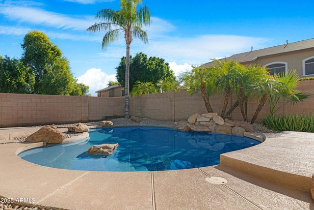 133 E CANYON CREEK Drive, Gilbert, AZ 85295