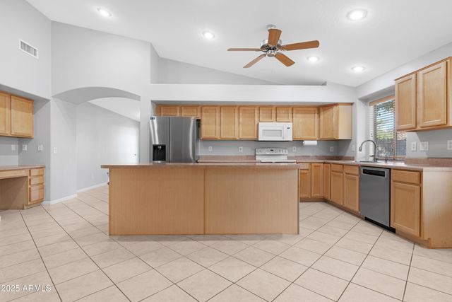 133 E CANYON CREEK Drive, Gilbert, AZ 85295