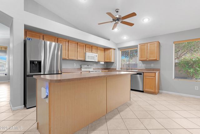 133 E CANYON CREEK Drive, Gilbert, AZ 85295