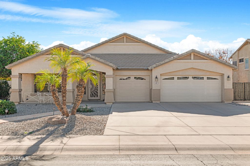 133 E CANYON CREEK Drive, Gilbert, AZ 85295