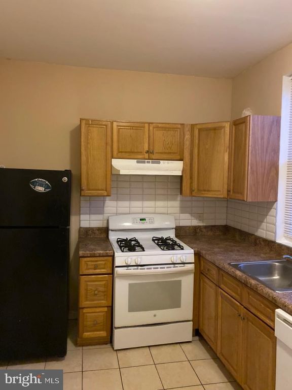 4935 OGDEN ST, Philadelphia, PA 19139