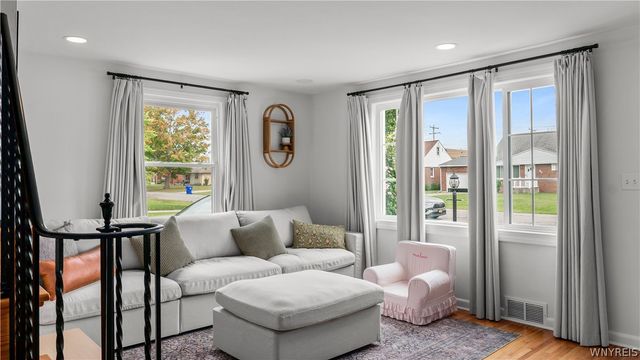 28 Singer Drive, West Seneca, NY 14224