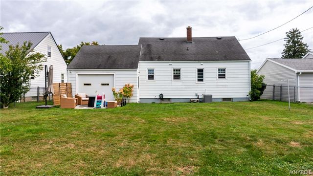 28 Singer Drive, West Seneca, NY 14224