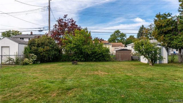 28 Singer Drive, West Seneca, NY 14224