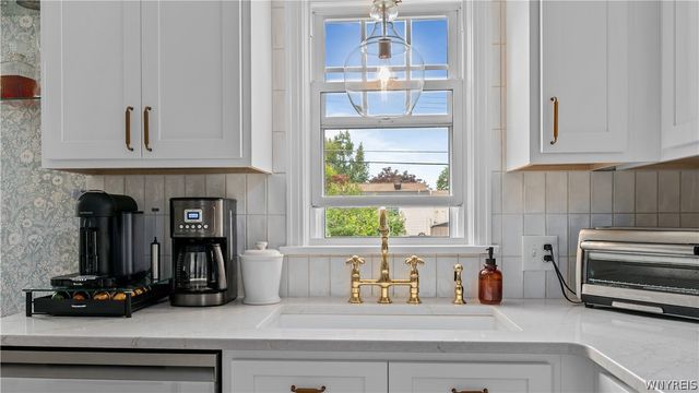 28 Singer Drive, West Seneca, NY 14224