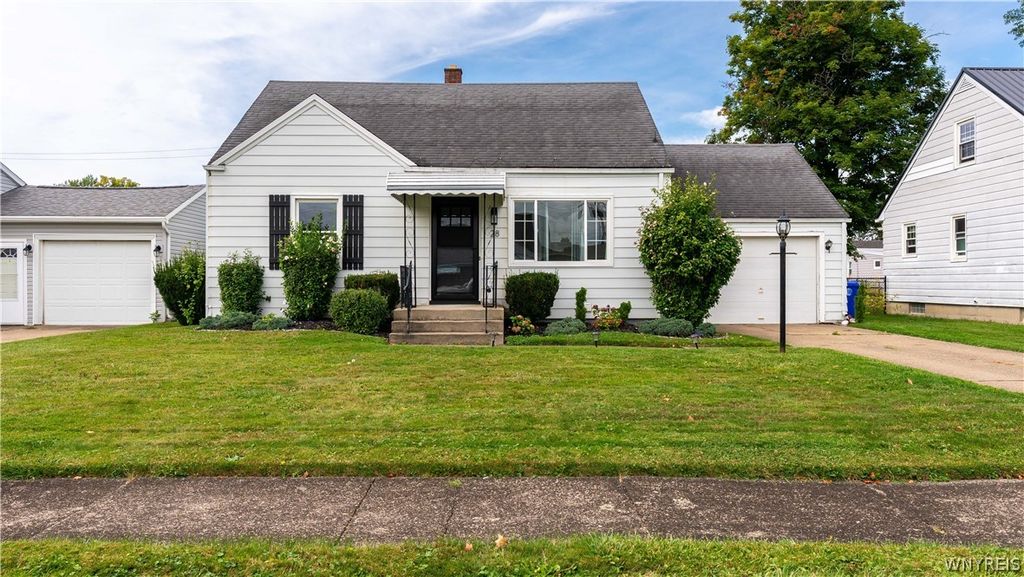 28 Singer Drive, West Seneca, NY 14224