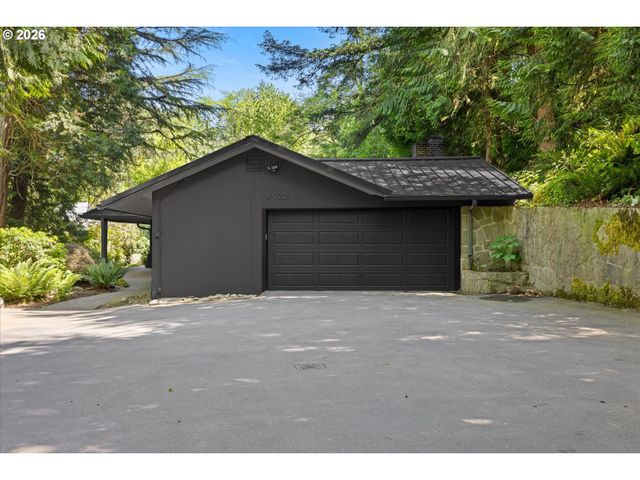 4922 Sw BARNES Rd, Portland, OR 97221