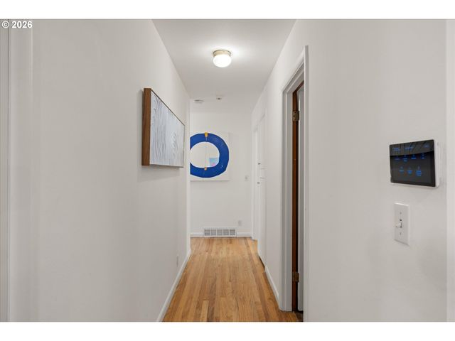 4922 Sw BARNES Rd, Portland, OR 97221