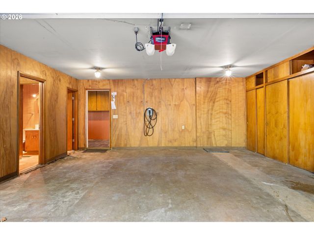 4922 Sw BARNES Rd, Portland, OR 97221