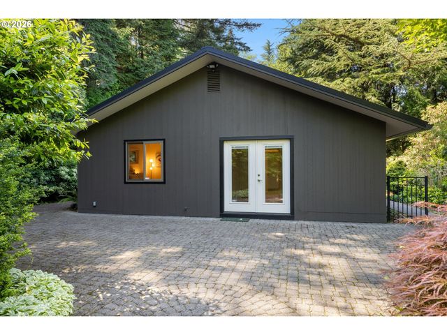 4922 Sw BARNES Rd, Portland, OR 97221