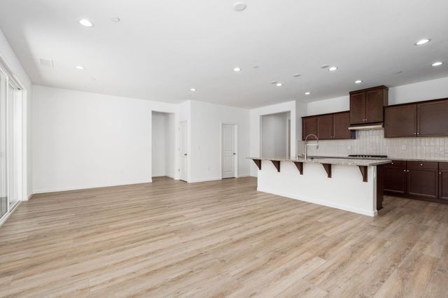 1237 Cathedral Court S, Madera, CA 93636