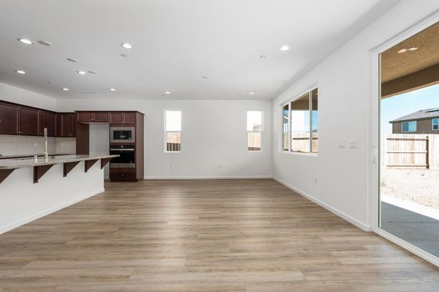 1237 Cathedral Court S, Madera, CA 93636