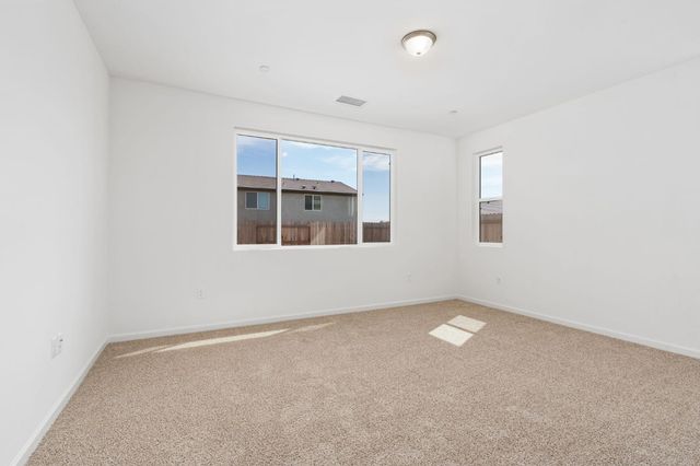 1237 Cathedral Court S, Madera, CA 93636