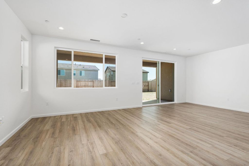 Image 18 of property listing at 1237 Cathedral Court S, Madera, CA 93636